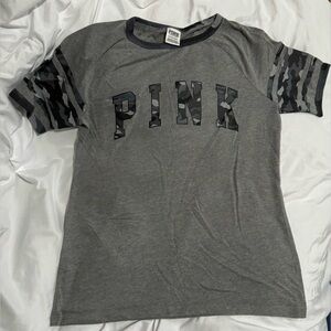 PINK by Victoria’s Secret camo t shirt size small